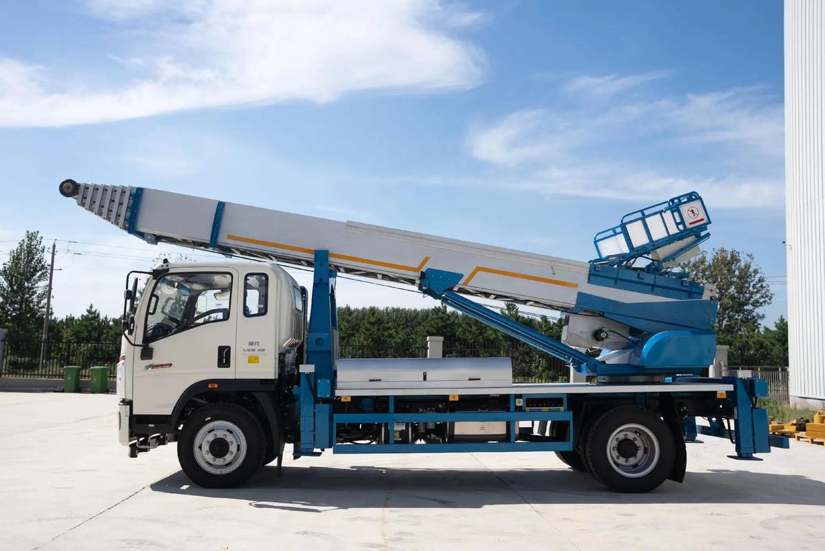 洪山云梯上料车租赁费用