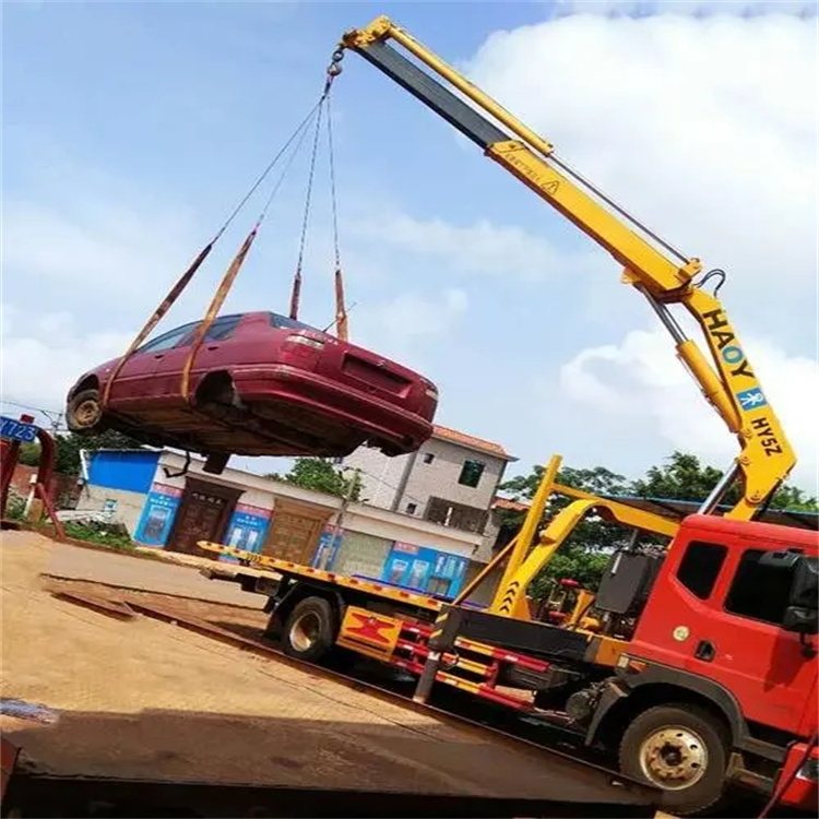 洪山吊车吊汽车的正确方法